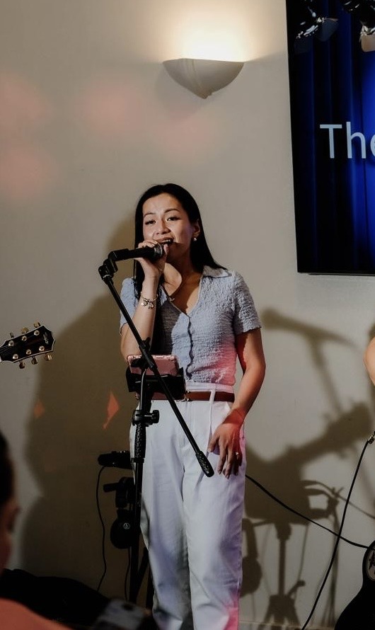 VOX by Peng performing live